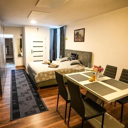 Honey Apartment